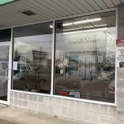 2024 N Jerusalem Rd Bellmore, NY - White Storefront